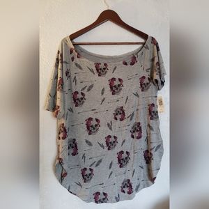 NWT Torrid Short Sleeves Super Soft Knits Skull shirt size 1X